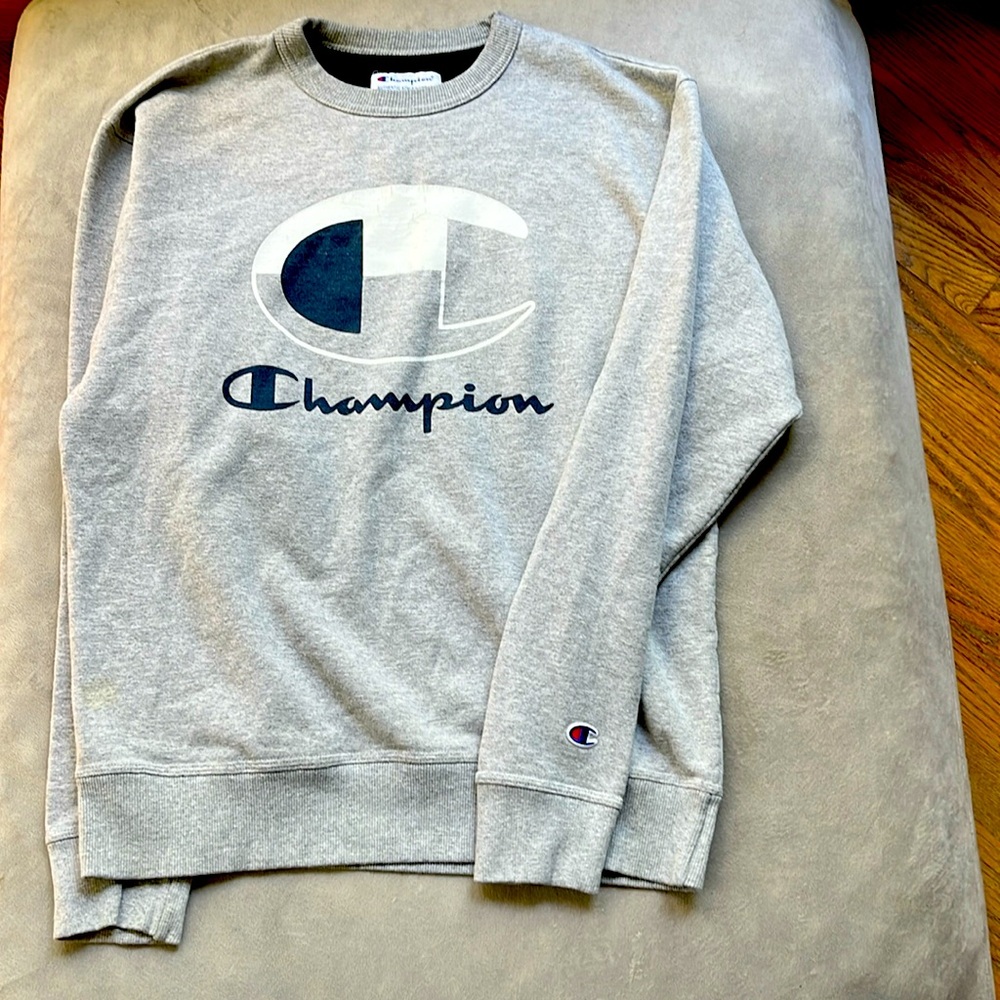 Vintage old school Champion crew neck sweatshirt!